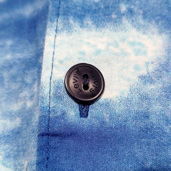 Levi's Tie Dye Short Sleeve Button Front Shirt Men's 2XL Blue Whitr NWOT - Picture 10 of 11